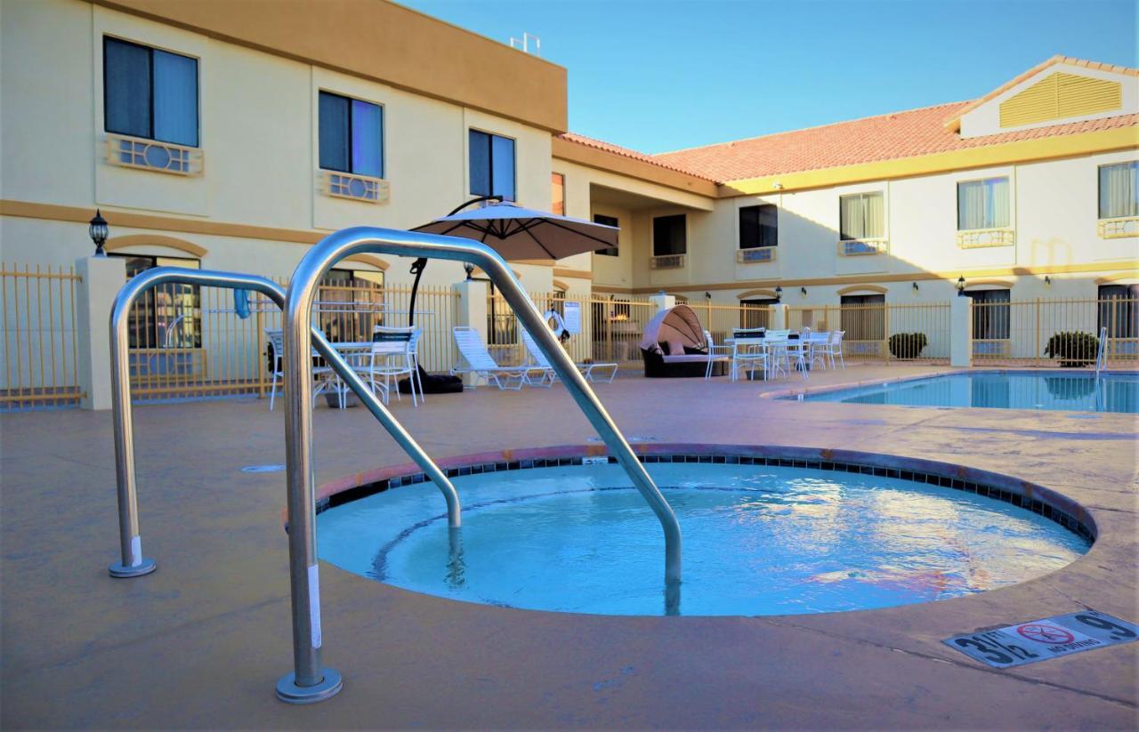 Oasis Inn And Suites 29 Palms Hotel Joshua Tree National Park Twentynine Palms Exterior foto